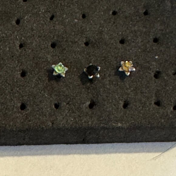 20 Gauge Topaz Yellow Star Shaped Nose Rings - Picture 11 of 16